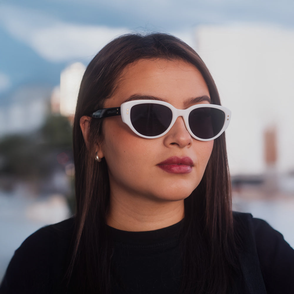 CAT'S EYE -  blanco y negro